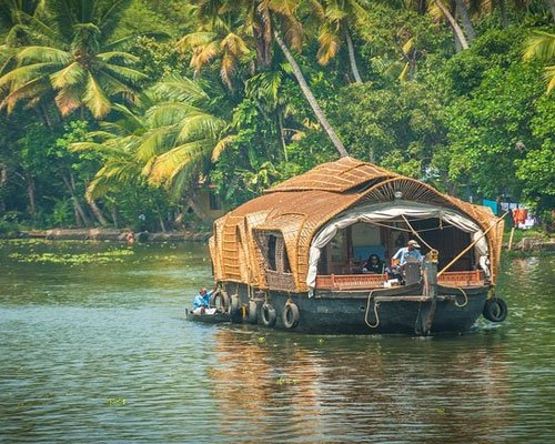 Alleppey Houseboat Experience